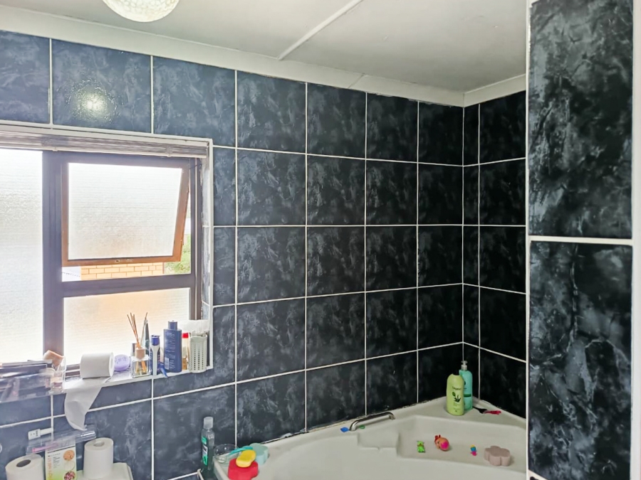 7 Bedroom Property for Sale in Dana Bay Western Cape